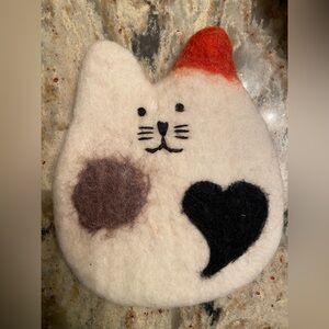 Felt Cat Coaster - Cream with Black Heart & Brown Spot - NEW